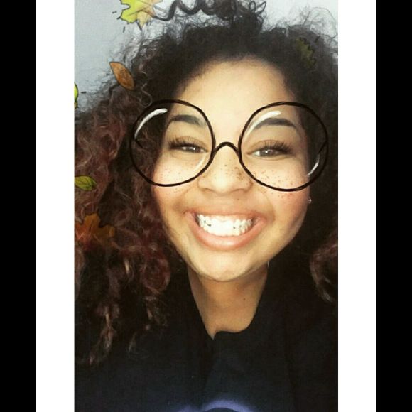 Meet your Posher, Carli - Picture 1 of 1